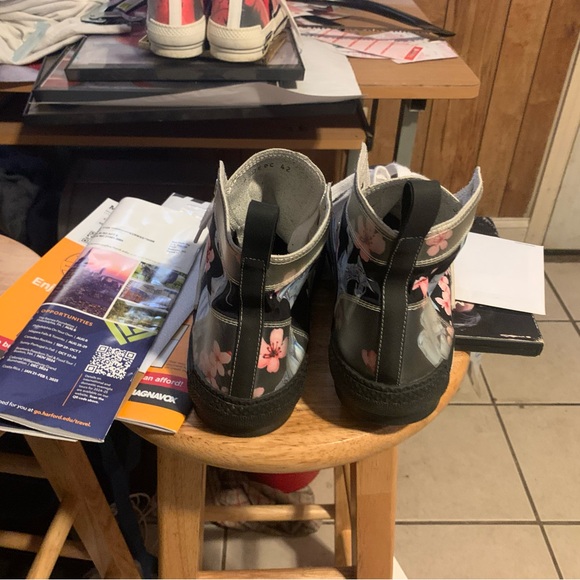 2 pair of Dior shoes that are still in good shape and cheap! - Picture 3 of 8